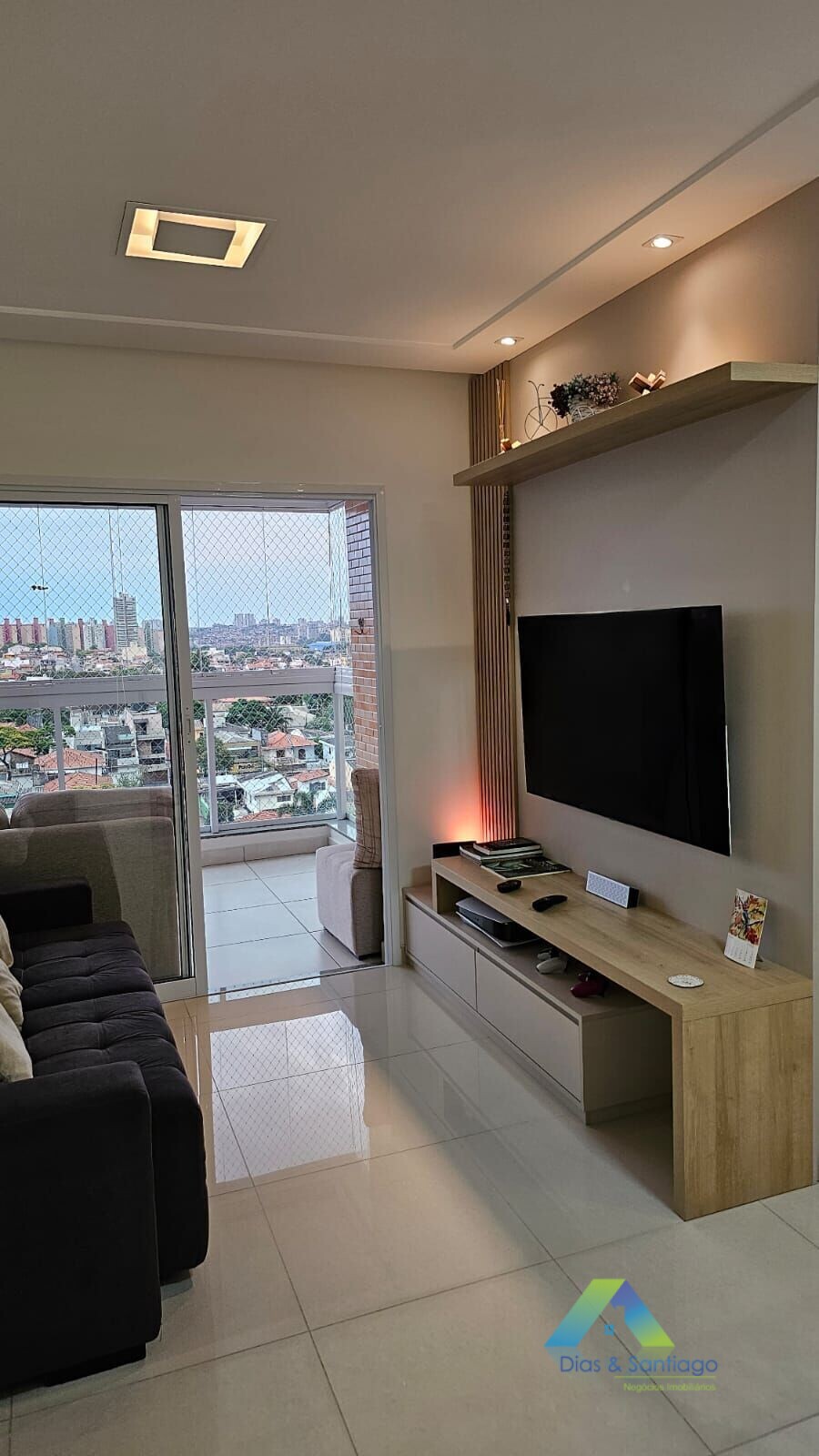 Apartamento à venda com 2 quartos, 72m² - Foto 1