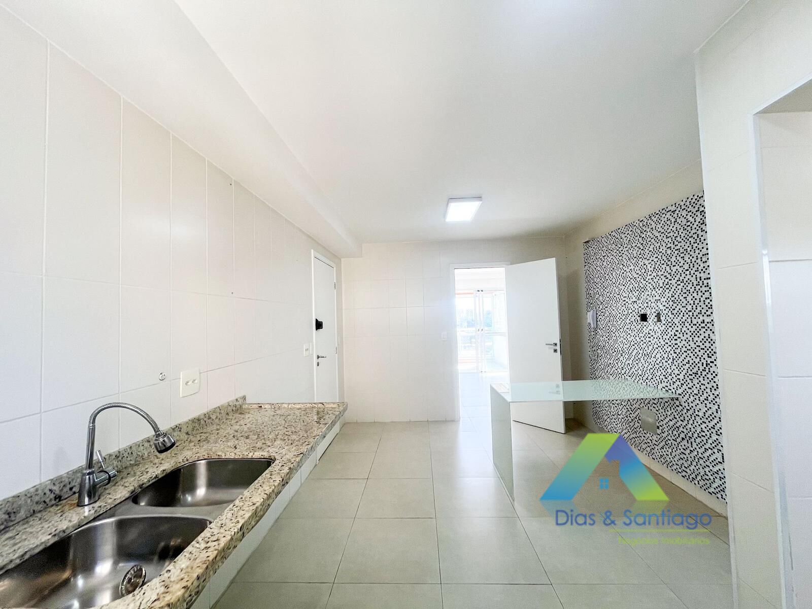 Apartamento à venda com 3 quartos, 128m² - Foto 3