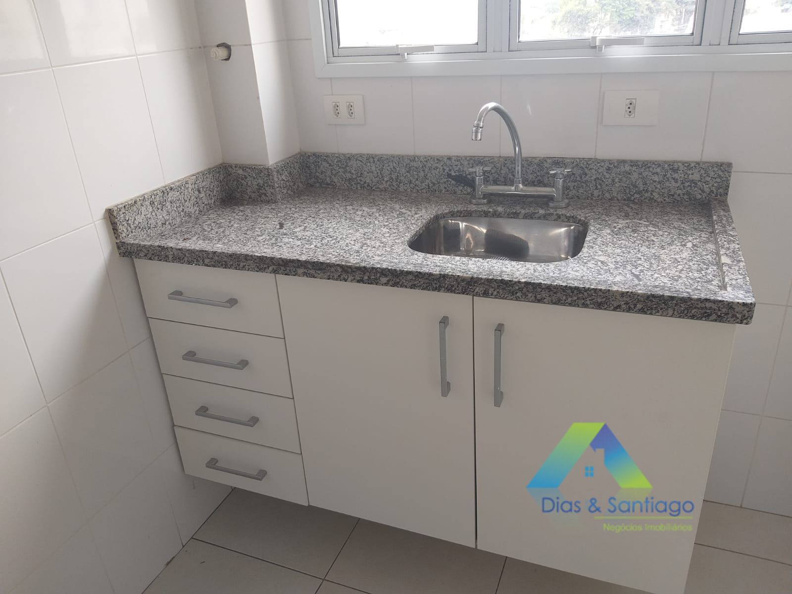 Apartamento para alugar com 2 quartos, 63m² - Foto 11