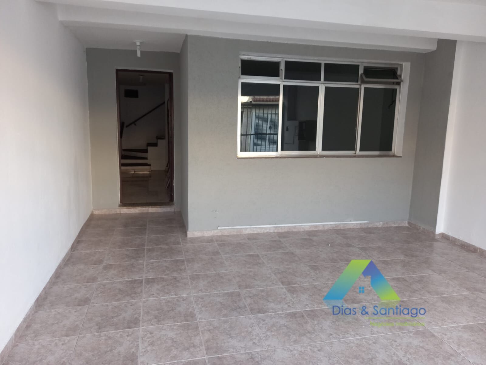 Sobrado à venda com 5 quartos, 190m² - Foto 1