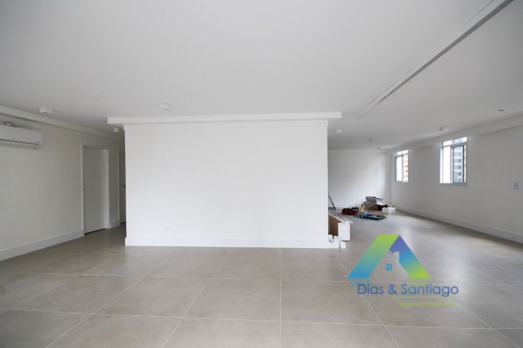 Apartamento à venda com 3 quartos, 258m² - Foto 4