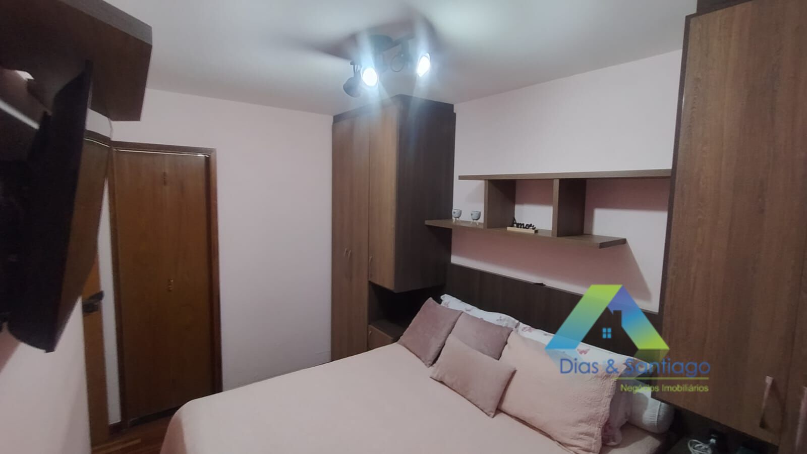 Apartamento à venda com 2 quartos, 62m² - Foto 11