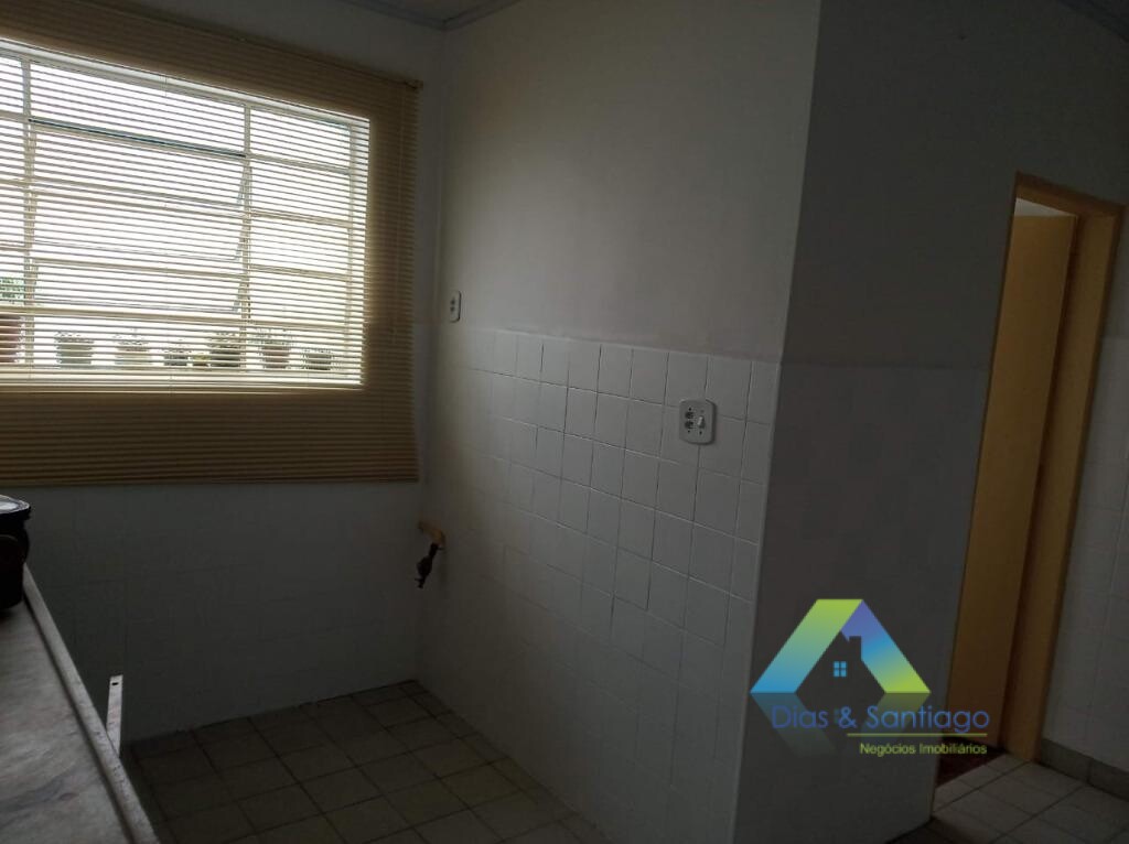 Sobrado à venda com 2 quartos, 250m² - Foto 8