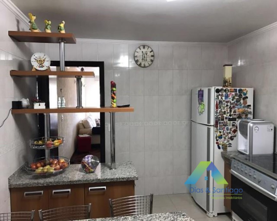 Sobrado à venda com 2 quartos, 128m² - Foto 3