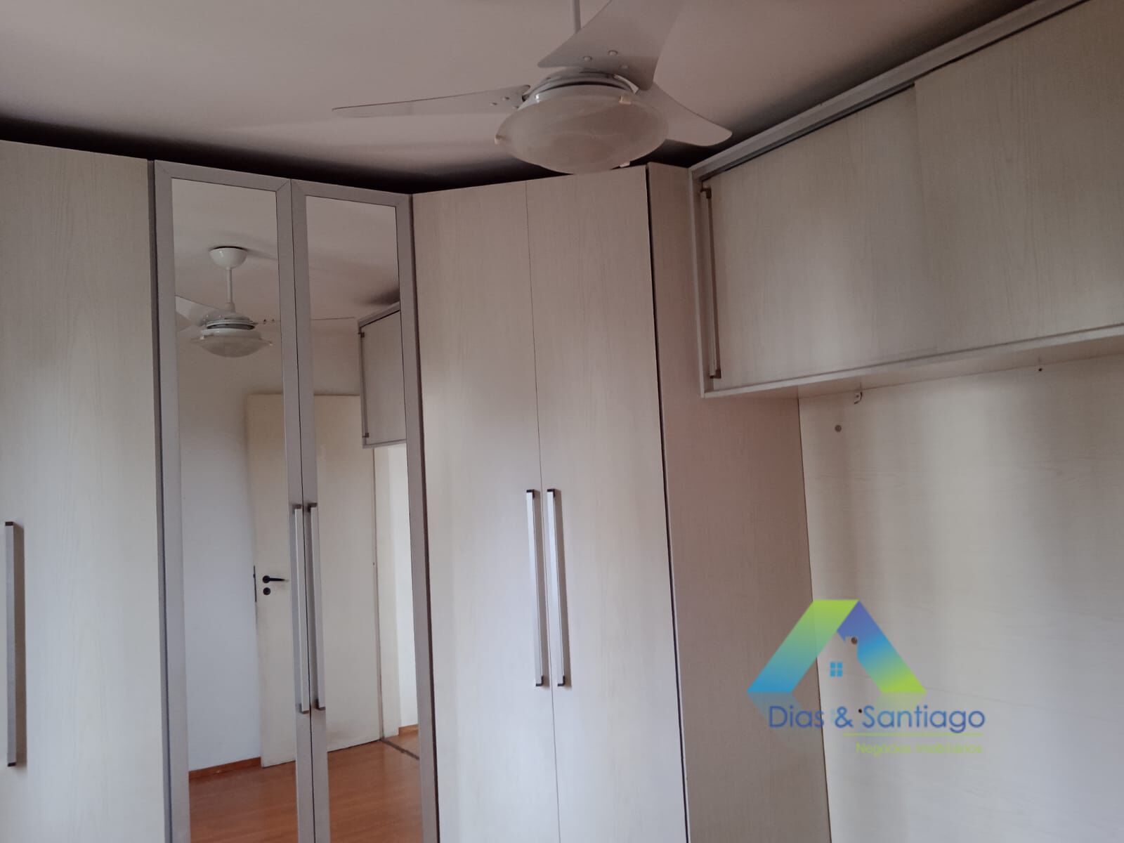 Apartamento à venda com 2 quartos, 64m² - Foto 8