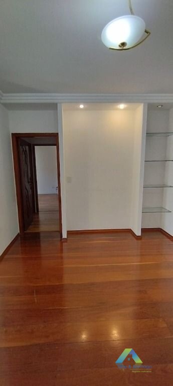 Apartamento à venda com 3 quartos, 137m² - Foto 13