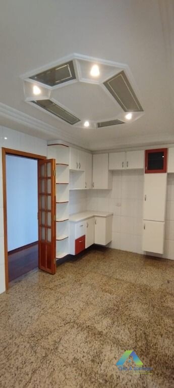 Apartamento à venda com 3 quartos, 137m² - Foto 3