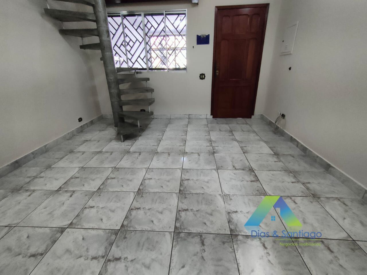 Sobrado à venda com 3 quartos, 132m² - Foto 1