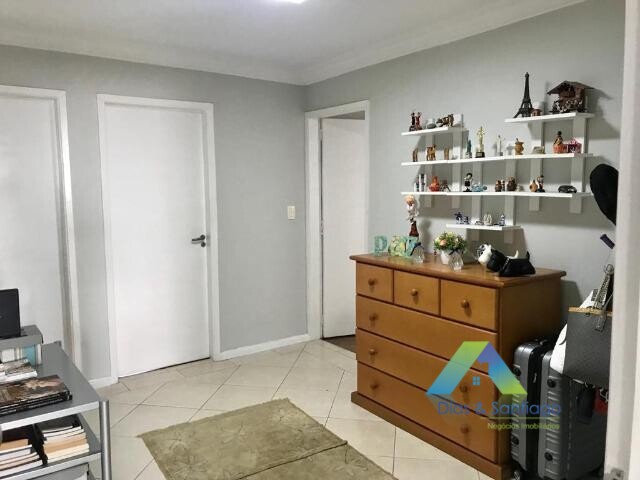 Apartamento à venda com 3 quartos, 200m² - Foto 17