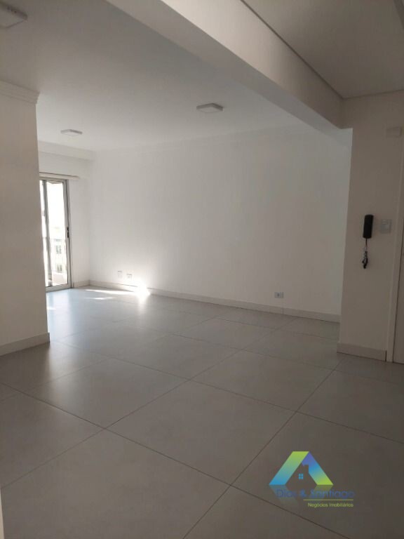 Apartamento à venda com 3 quartos, 76m² - Foto 2