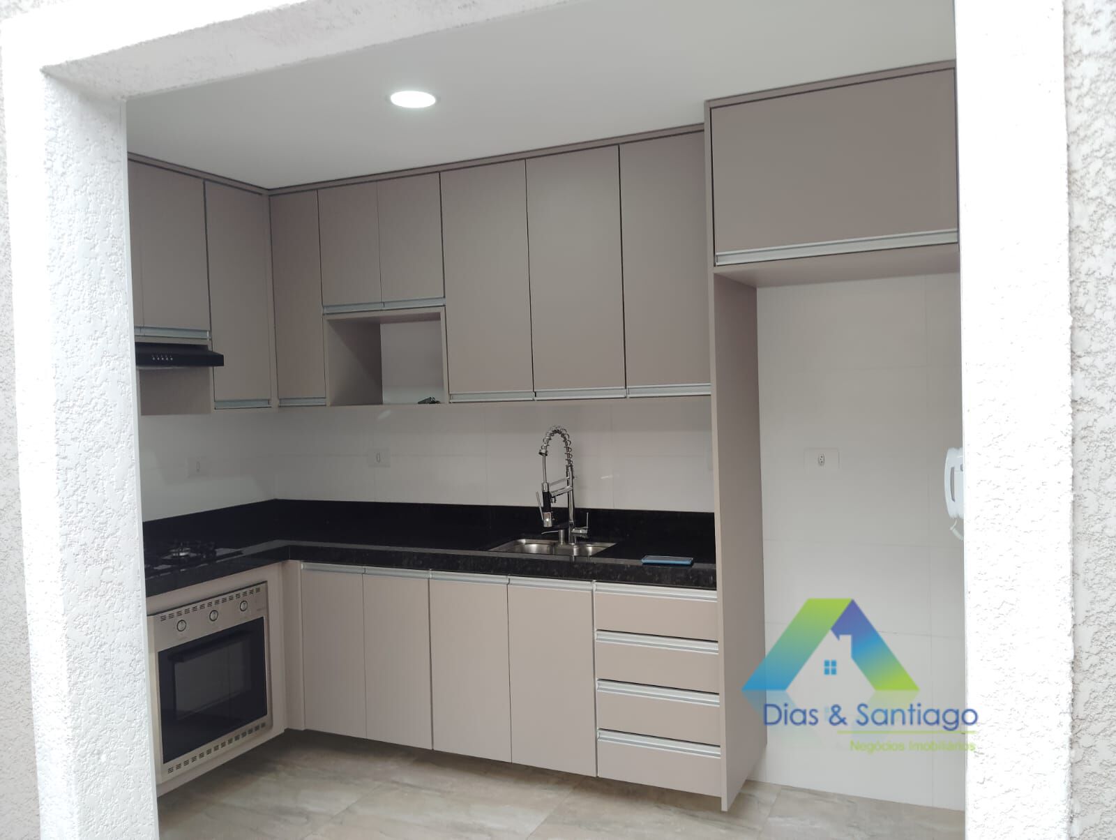 Apartamento à venda com 2 quartos, 58m² - Foto 1