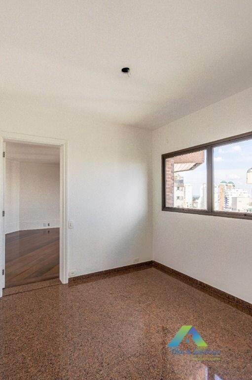 Apartamento para alugar com 4 quartos, 591m² - Foto 18