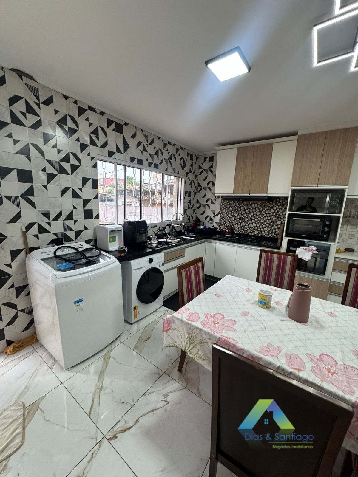 Sobrado à venda com 4 quartos, 200m² - Foto 3