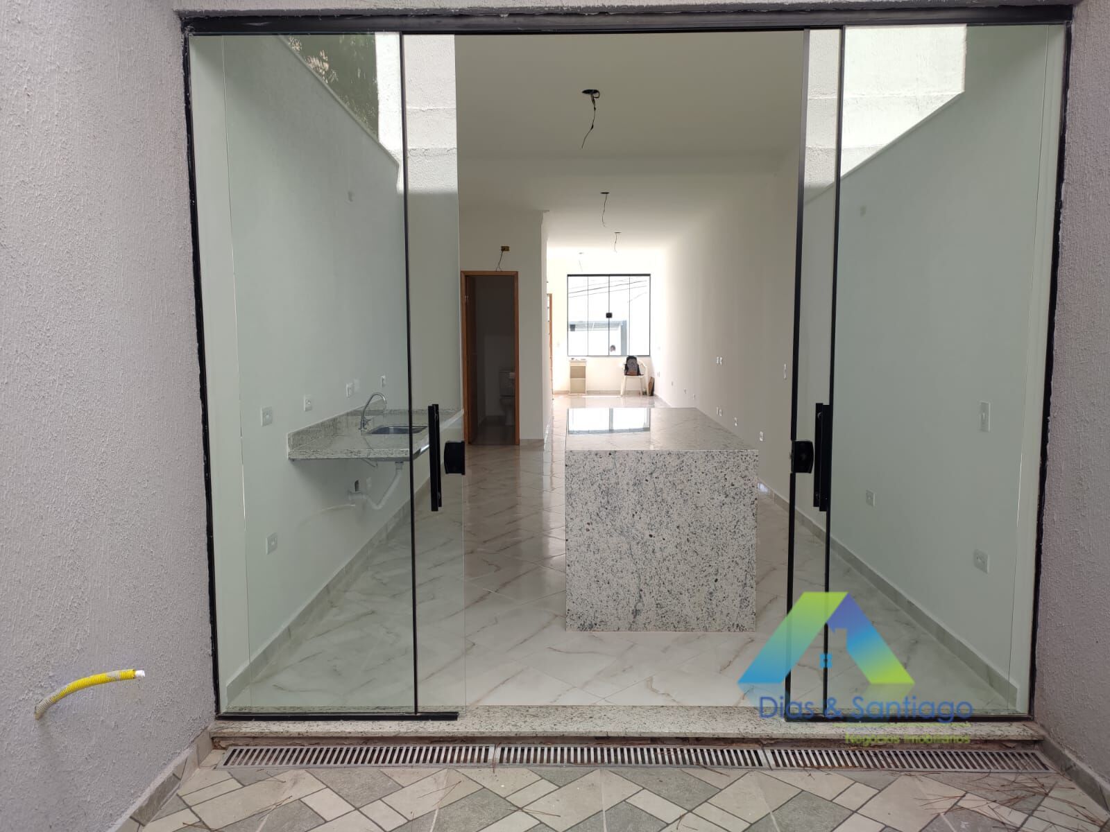 Sobrado à venda com 3 quartos, 126m² - Foto 1