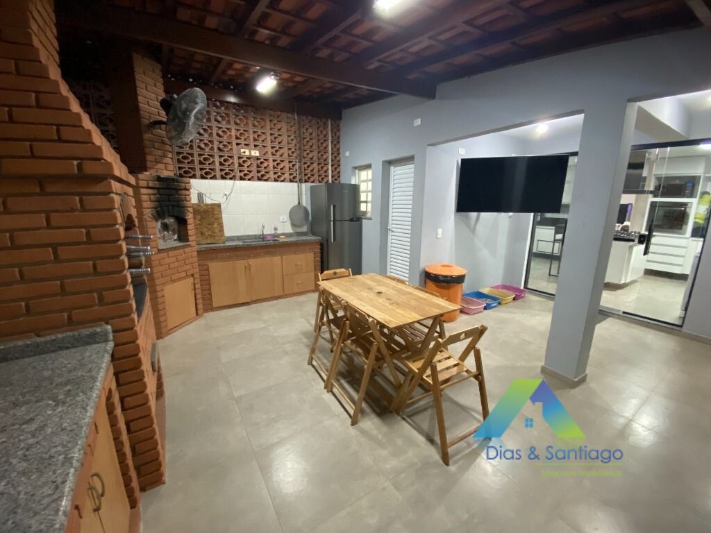 Sobrado à venda com 4 quartos, 280m² - Foto 1