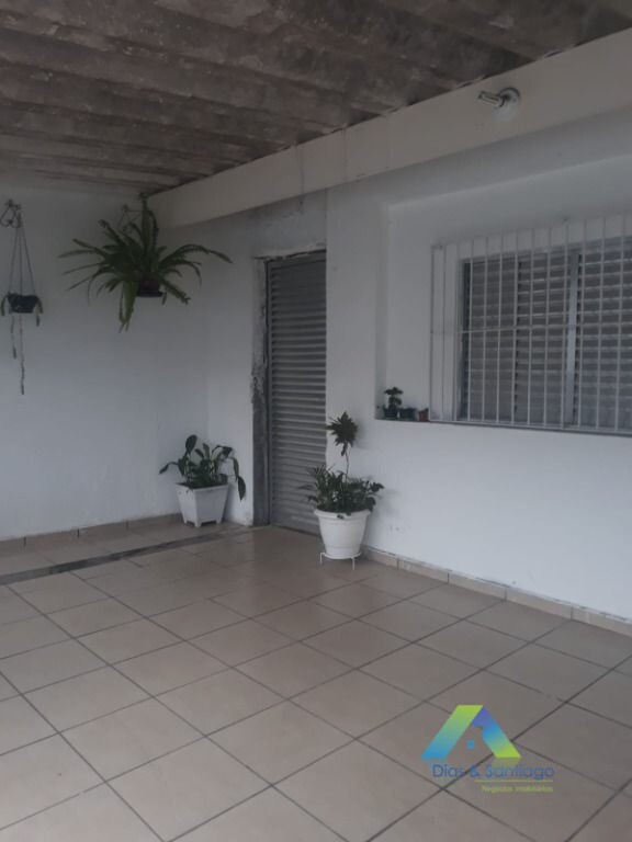 Casa à venda com 2 quartos, 160m² - Foto 2