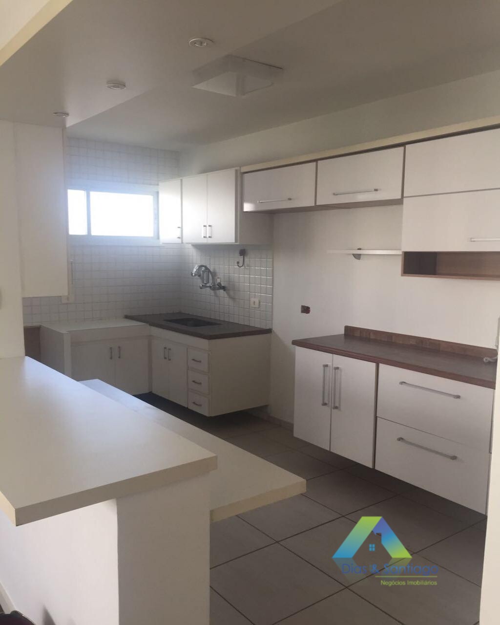 Apartamento à venda com 3 quartos, 130m² - Foto 1