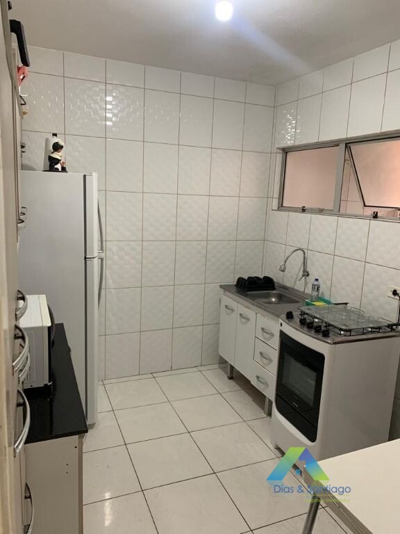 Apartamento à venda com 2 quartos, 70m² - Foto 4