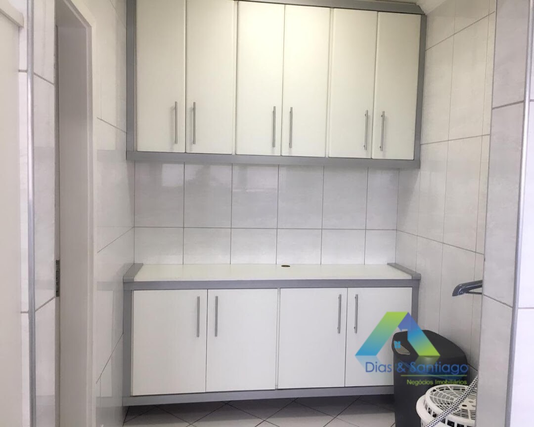 Apartamento à venda com 3 quartos, 130m² - Foto 2