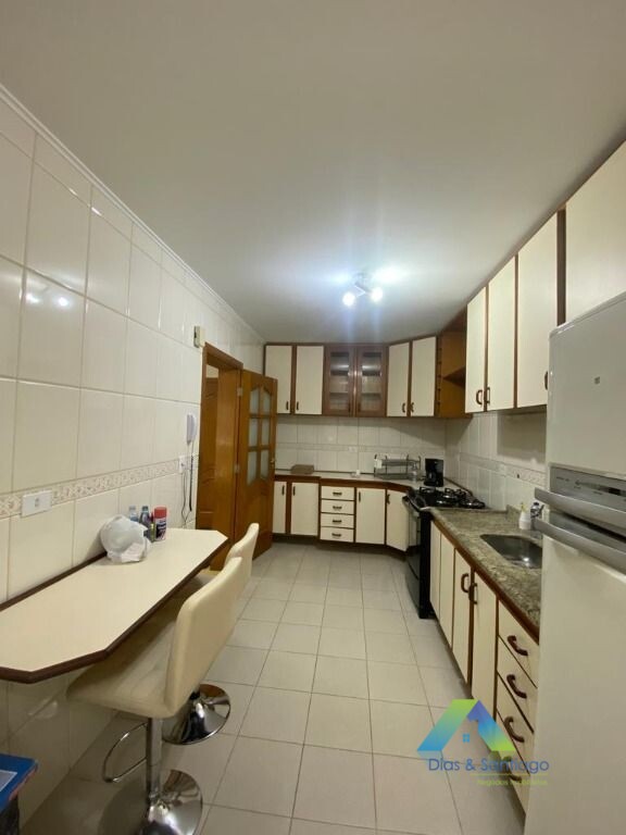 Apartamento à venda com 3 quartos, 120m² - Foto 4