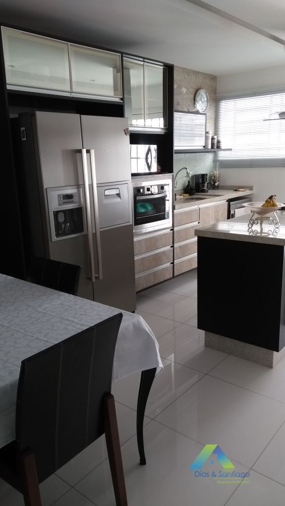 Sobrado à venda com 3 quartos, 170m² - Foto 2