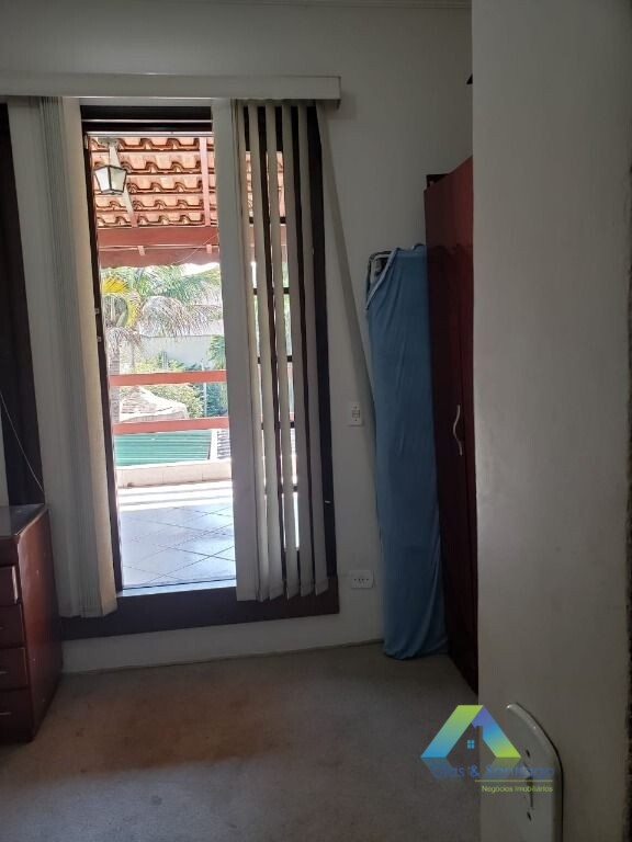 Casa à venda com 7 quartos, 236m² - Foto 28