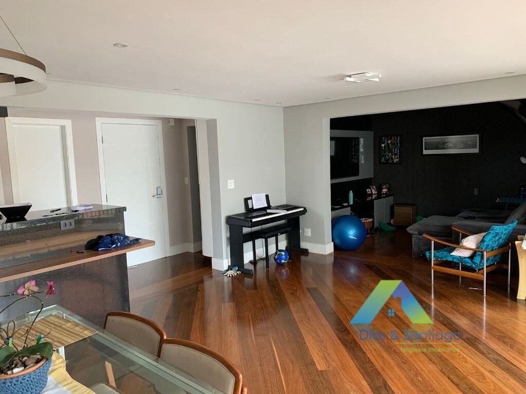 Apartamento à venda com 3 quartos, 150m² - Foto 4