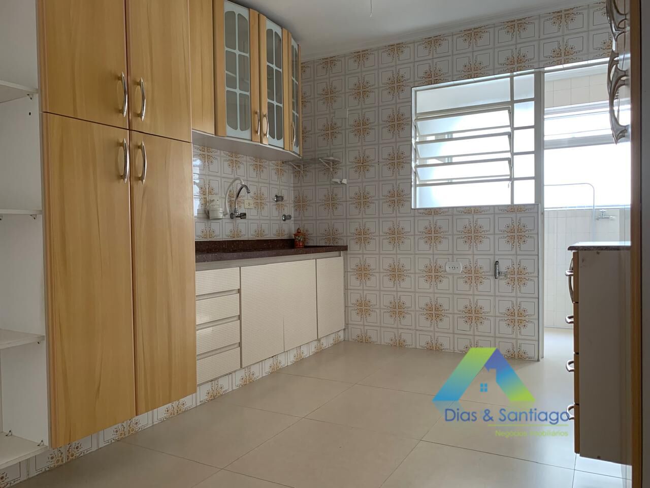 Apartamento à venda com 2 quartos, 72m² - Foto 1