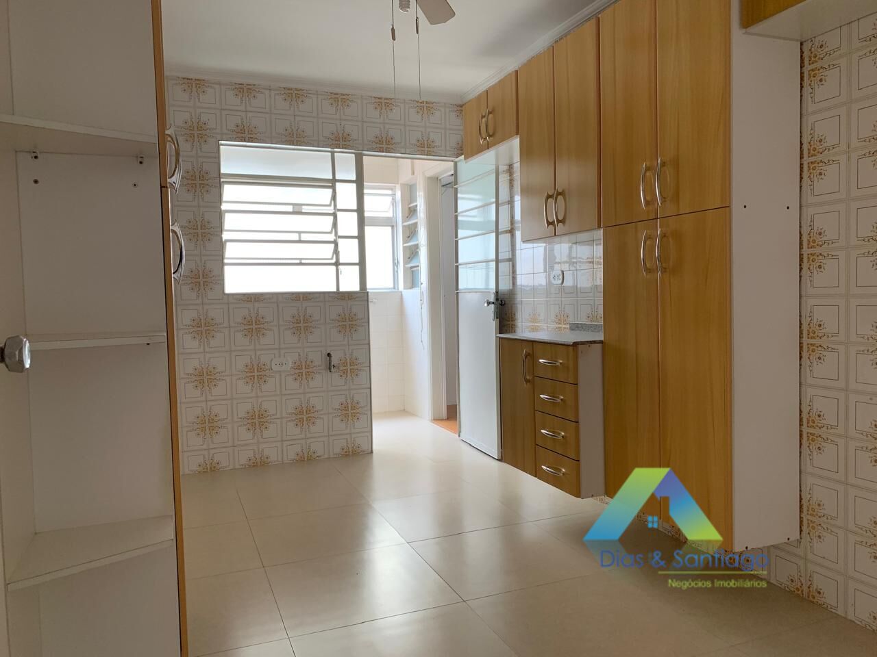 Apartamento à venda com 2 quartos, 72m² - Foto 2