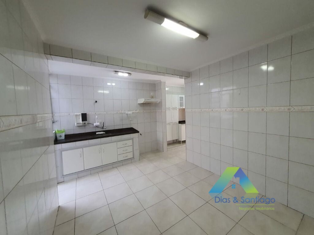 Casa à venda com 3 quartos, 141m² - Foto 2