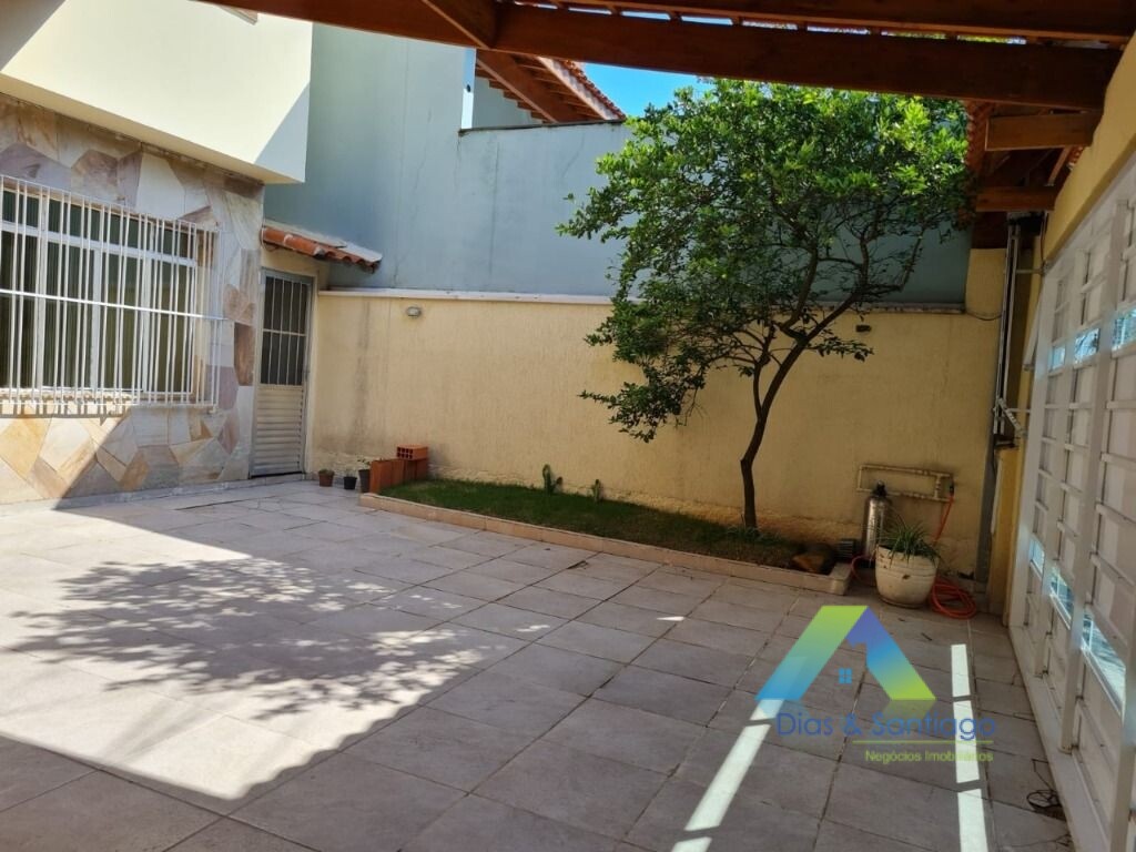 Sobrado à venda com 3 quartos, 192m² - Foto 2