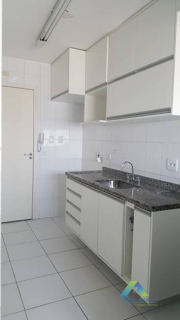 Apartamento à venda com 2 quartos, 68m² - Foto 5