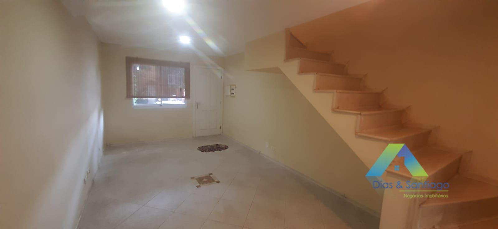 Sobrado à venda com 3 quartos, 120m² - Foto 1