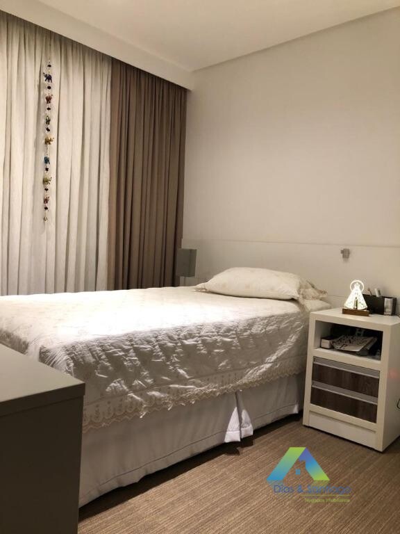 Apartamento à venda com 3 quartos, 240m² - Foto 16