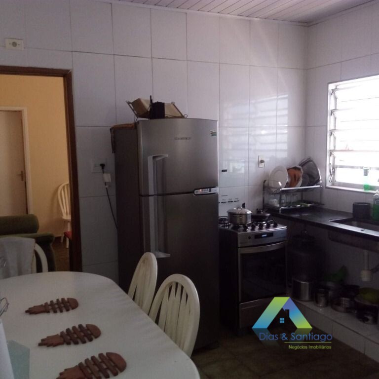 Casa à venda com 2 quartos, 100m² - Foto 4