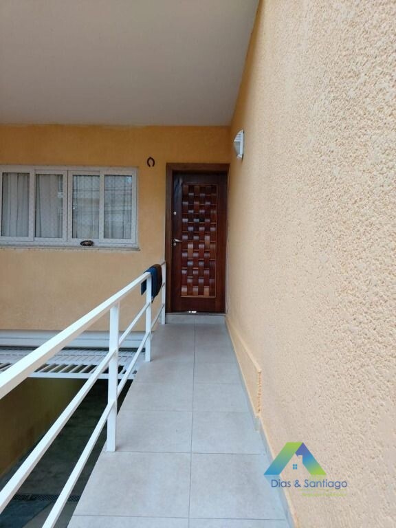 Sobrado à venda com 3 quartos, 220m² - Foto 2