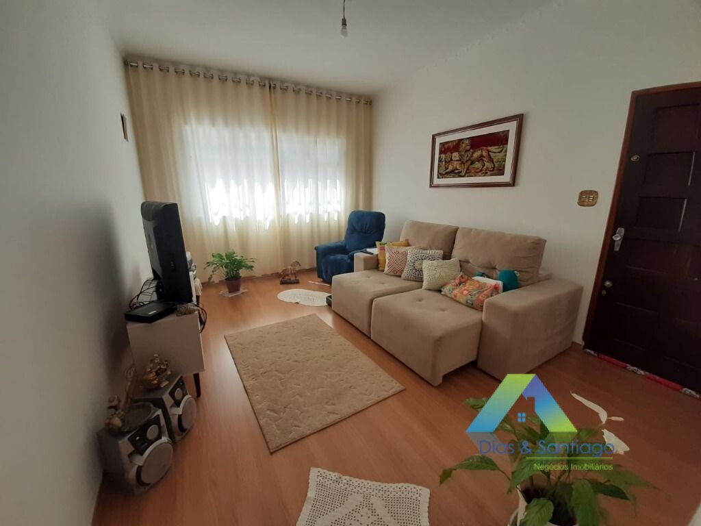 Casa à venda com 3 quartos, 190m² - Foto 2