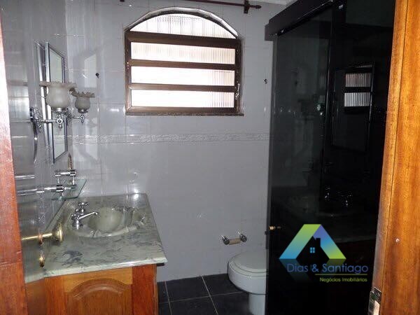 Sobrado à venda com 4 quartos, 224m² - Foto 2