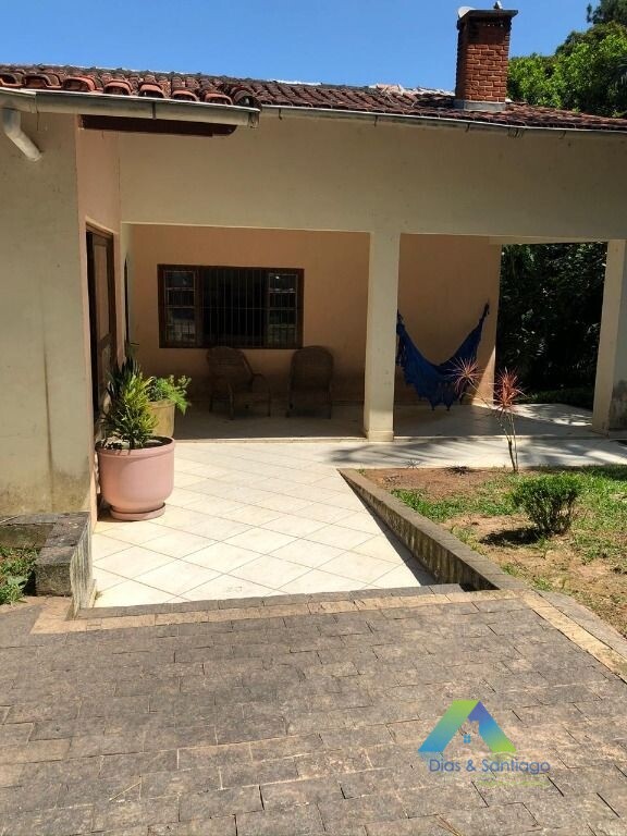 Casa à venda com 3 quartos, 333m² - Foto 1