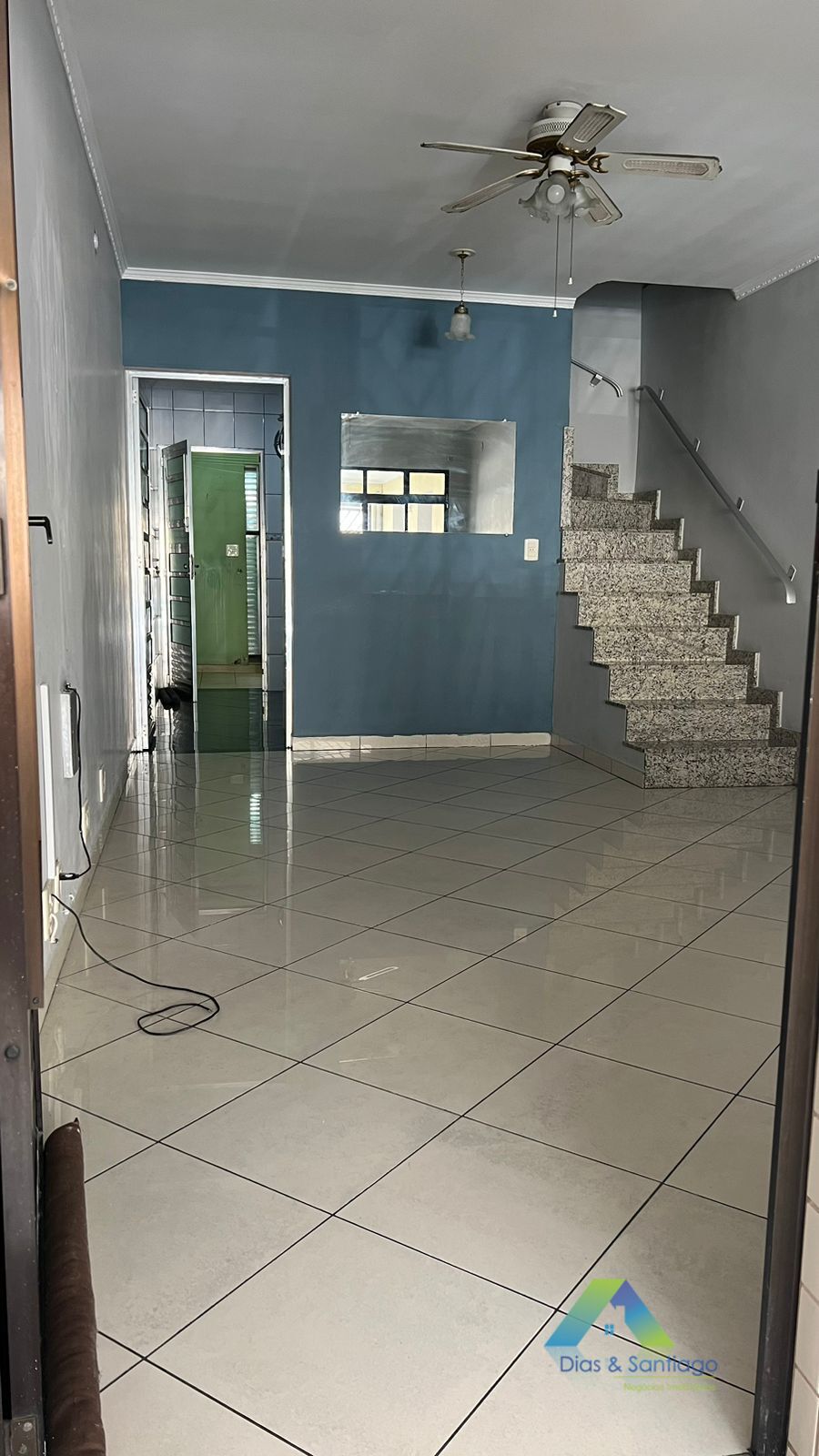 Sobrado à venda com 3 quartos, 100m² - Foto 1