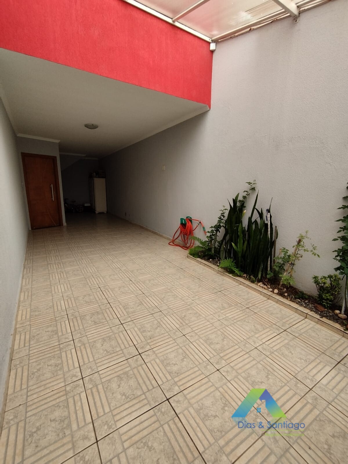 Sobrado à venda com 3 quartos, 136m² - Foto 1