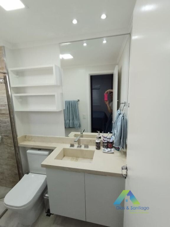 Apartamento à venda com 2 quartos, 64m² - Foto 32