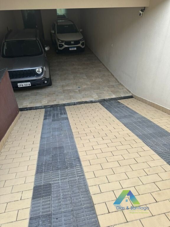 Sobrado à venda com 4 quartos, 300m² - Foto 2