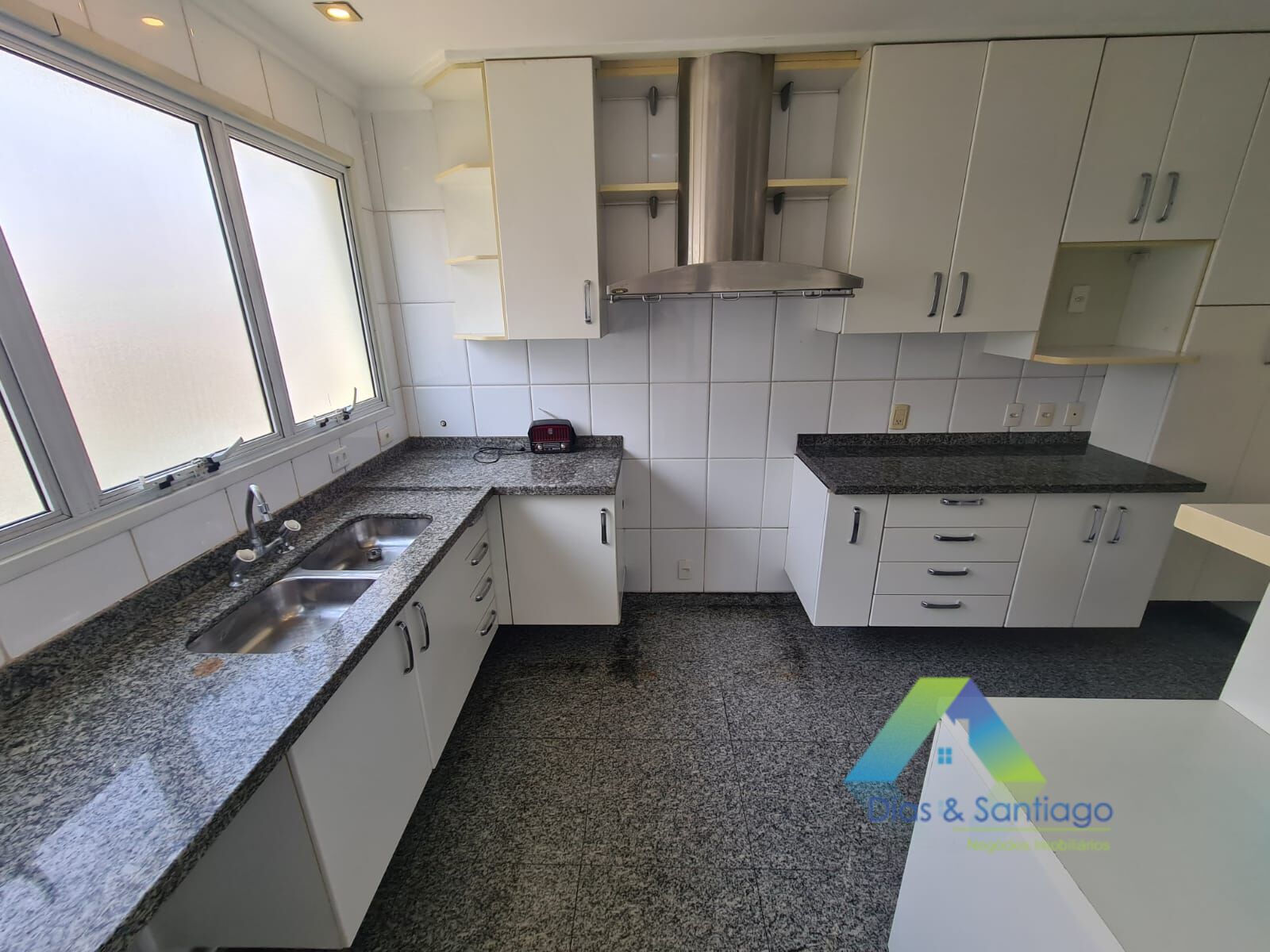 Apartamento à venda com 3 quartos, 250m² - Foto 5