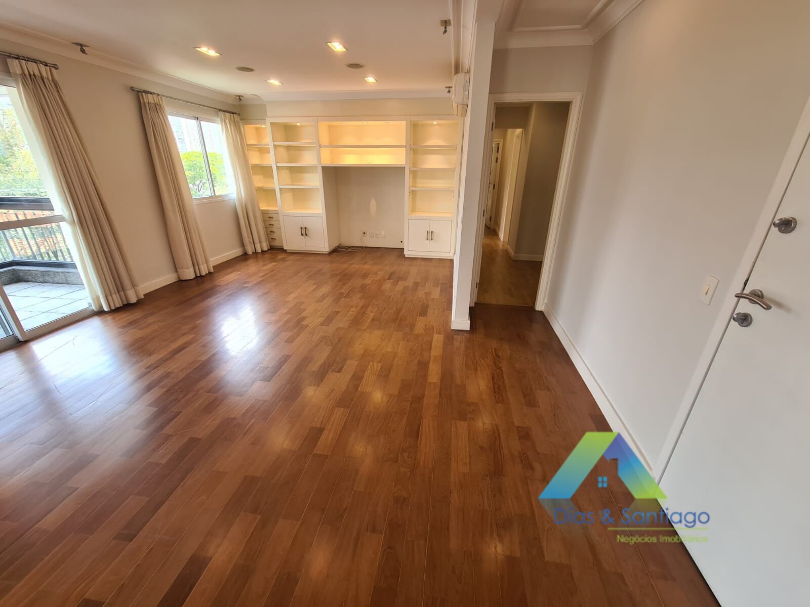 Apartamento à venda com 3 quartos, 250m² - Foto 3