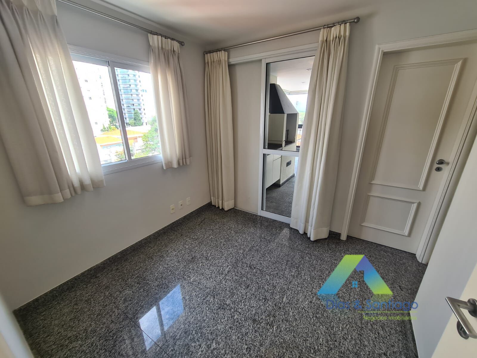 Apartamento à venda com 3 quartos, 250m² - Foto 19