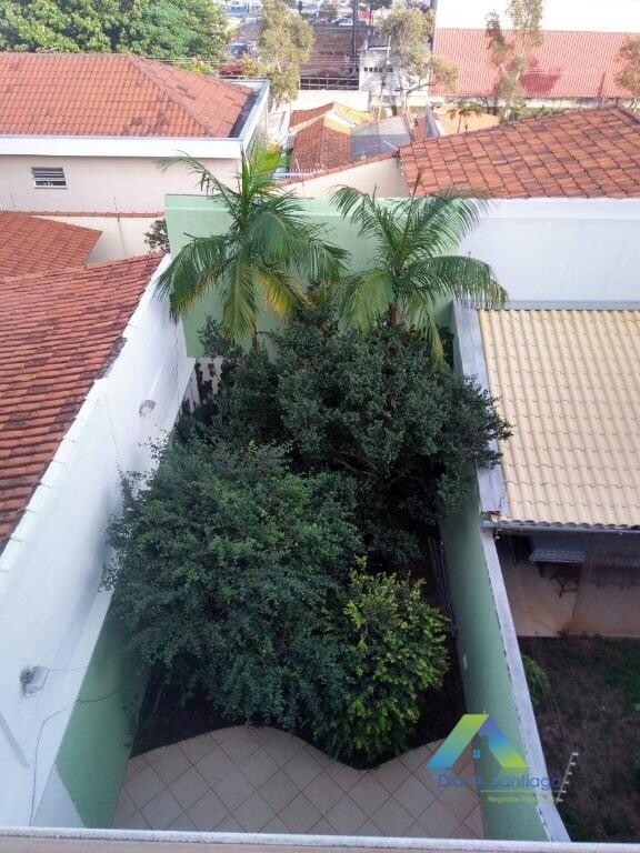 Sobrado à venda com 3 quartos, 300m² - Foto 24