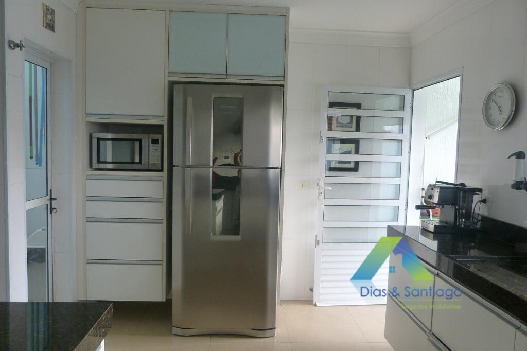 Sobrado à venda com 3 quartos, 300m² - Foto 28