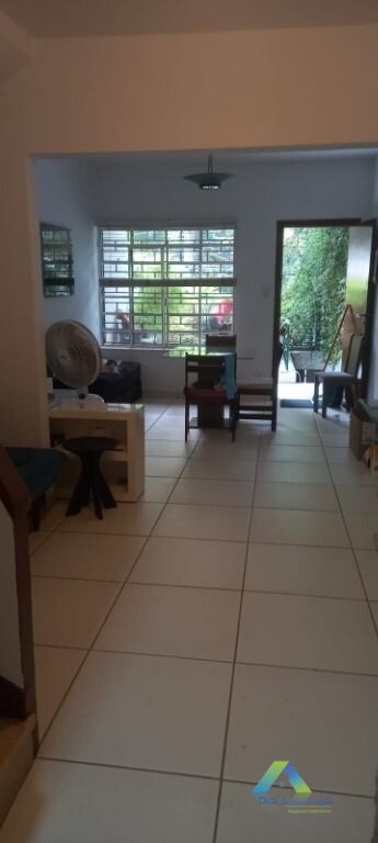 Sobrado à venda com 3 quartos, 250m² - Foto 1