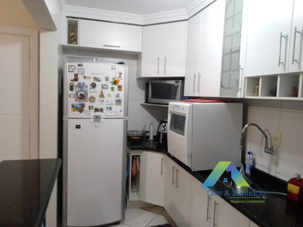 Apartamento à venda com 2 quartos, 60m² - Foto 2